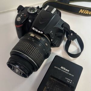 Nikon D3200 Black DSLR with Lens and Charger